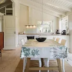 Stunning In With Kitchen 別荘 Neksø