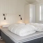 Stunning In With Kitchen * Neksø