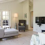Stunning In With Kitchen Neksø