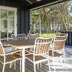 Сasa de vacaciones Stunning In With Kitchen