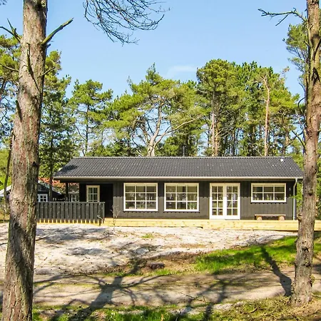 Holiday home Stunning In With Kitchen *